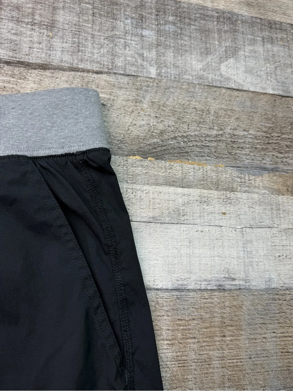 Rhone Bullit OG Men's XL Black Athletic Shorts with Gray Elastic Waistband 7”